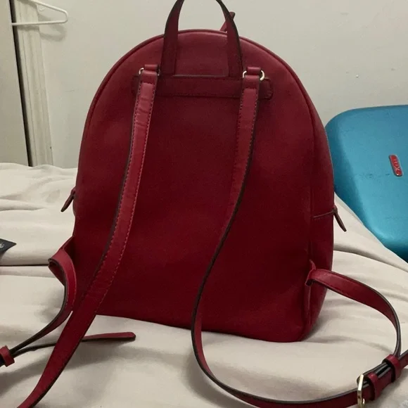 Guess mini backpack - Picture 2 of 2